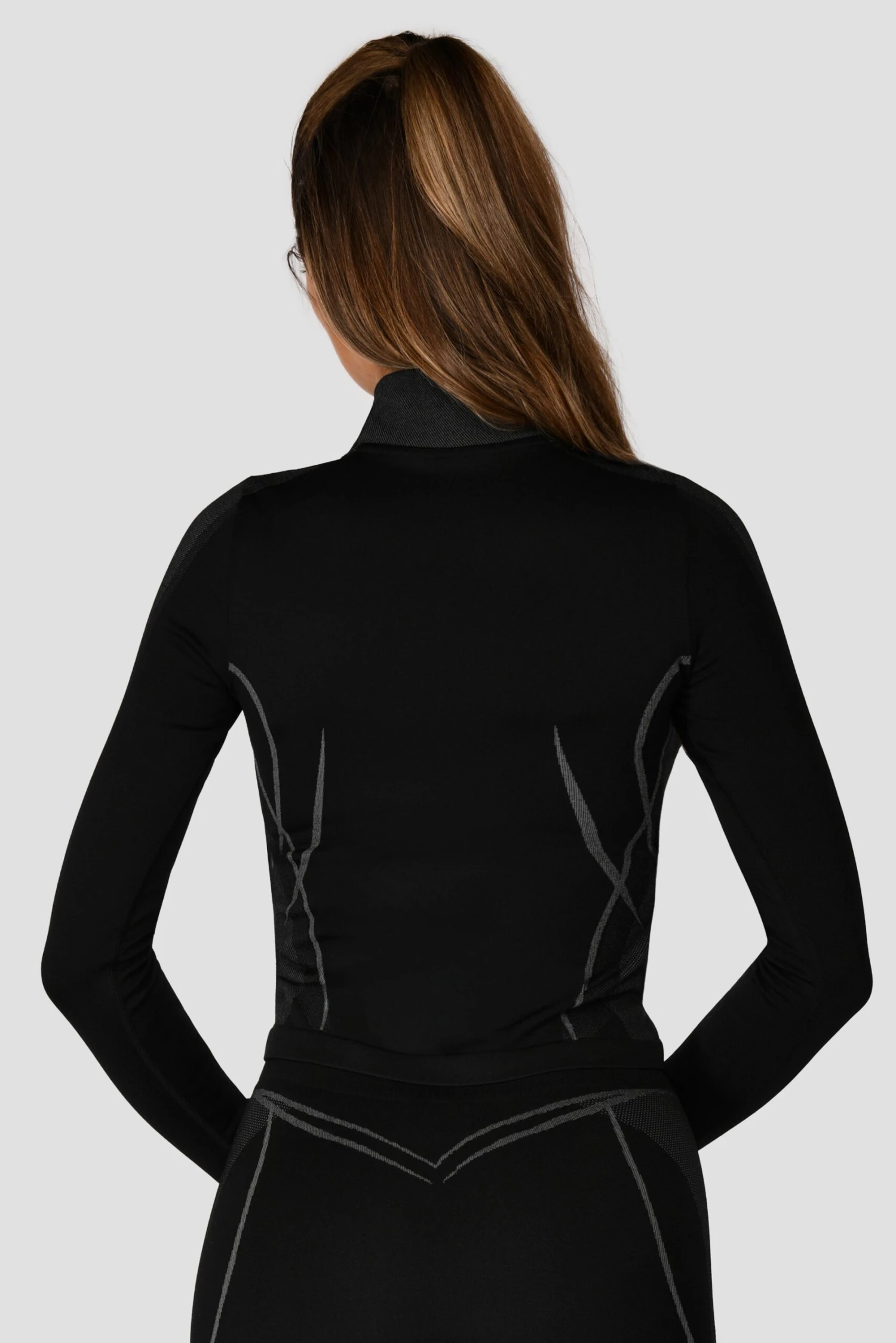 Contour Seamless 1/4 Zip - Black/Platinum Grey 3 Contour Seamless 1/4 Zip - Black/Platinum Grey - Image 2