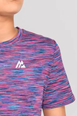 Junior Trail 2.0 T-Shirt - Navy/Pink -Montirex JN TRAIL 2.0 TEE MIDNIGHT BLUE NEON BLUE NEON SKY SHOCKING PINK MAGENTA logo detail