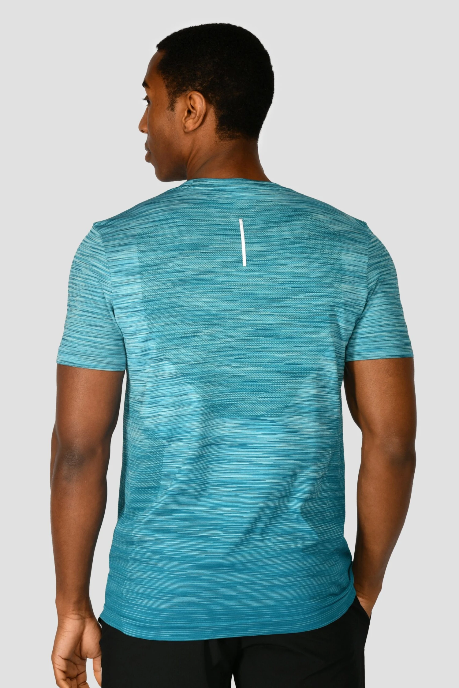 Trail Seamless T-Shirt - Neon Blue/Maya Blue 4 Trail Seamless T-Shirt - Neon Blue/Maya Blue - Image 2